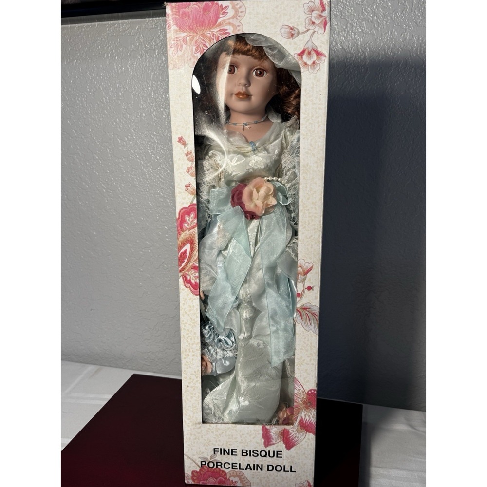 Knightsbridge Collection Fine Bisque Genuine Porcelain Doll D278 Judith 1 of 5k - Picture 11 of 13